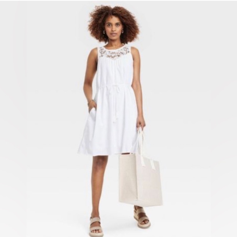 KNOX White Sleeveless Dress with Embroidered Neckline
